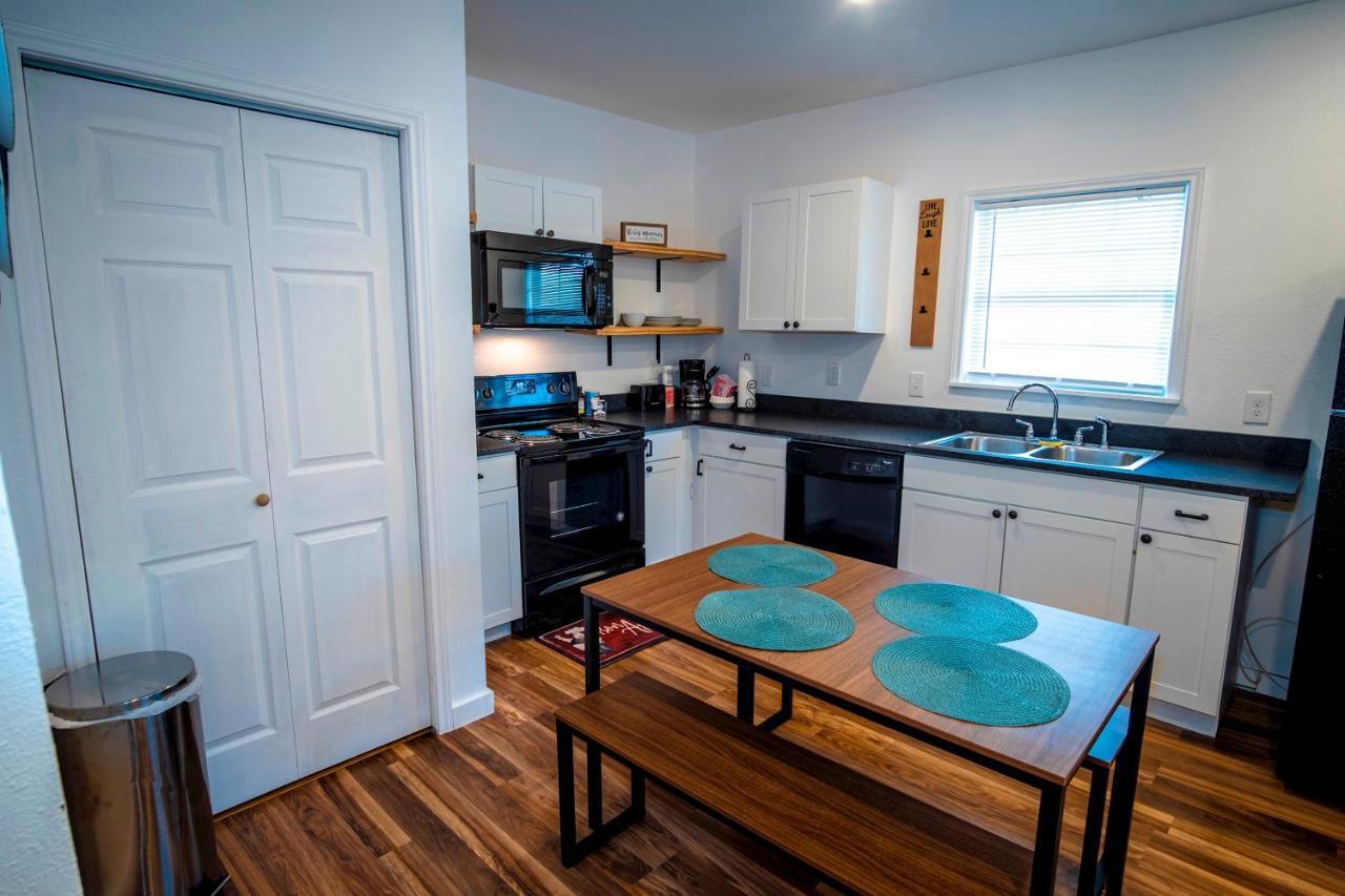 Downtown View Cozy 2Br1Ba Home Sleeps 8 San Antonio Extérieur photo