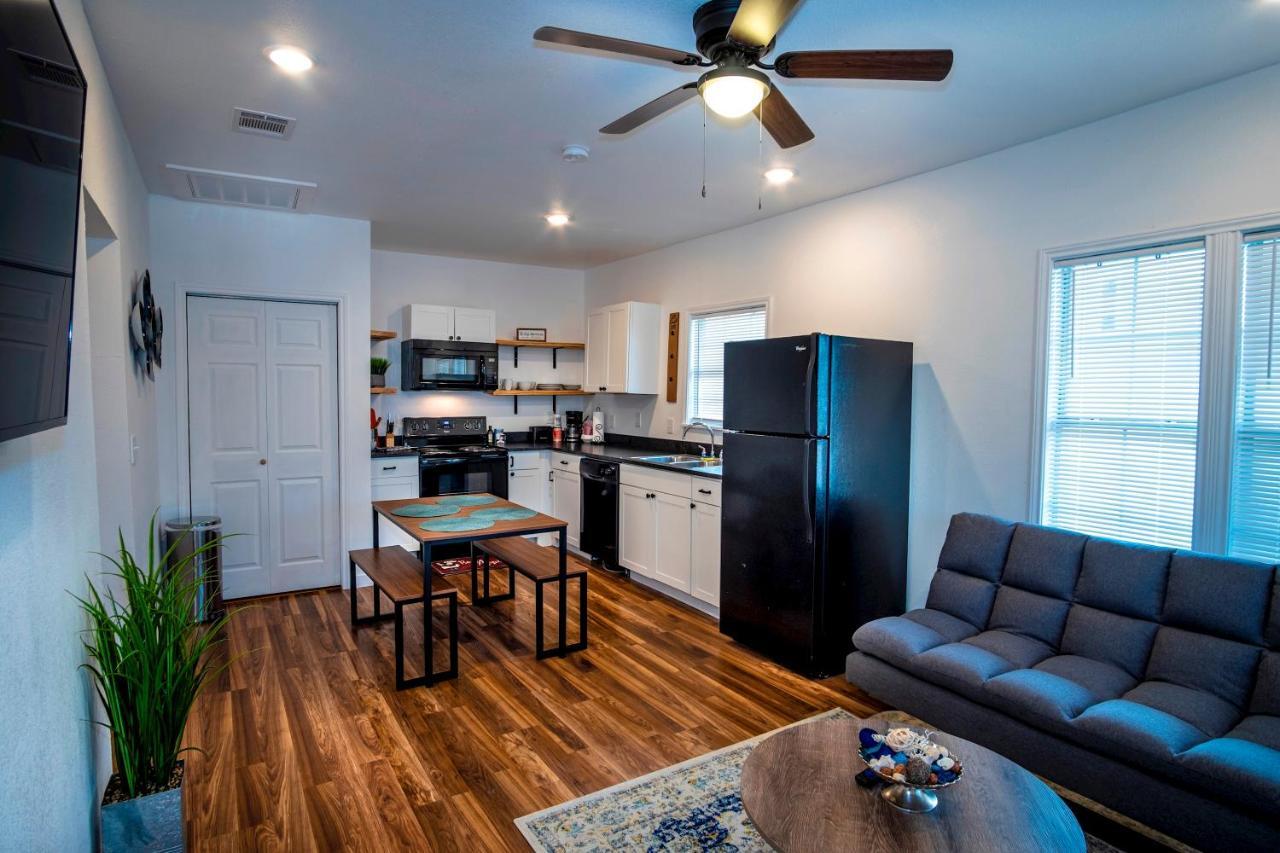Downtown View Cozy 2Br1Ba Home Sleeps 8 San Antonio Extérieur photo