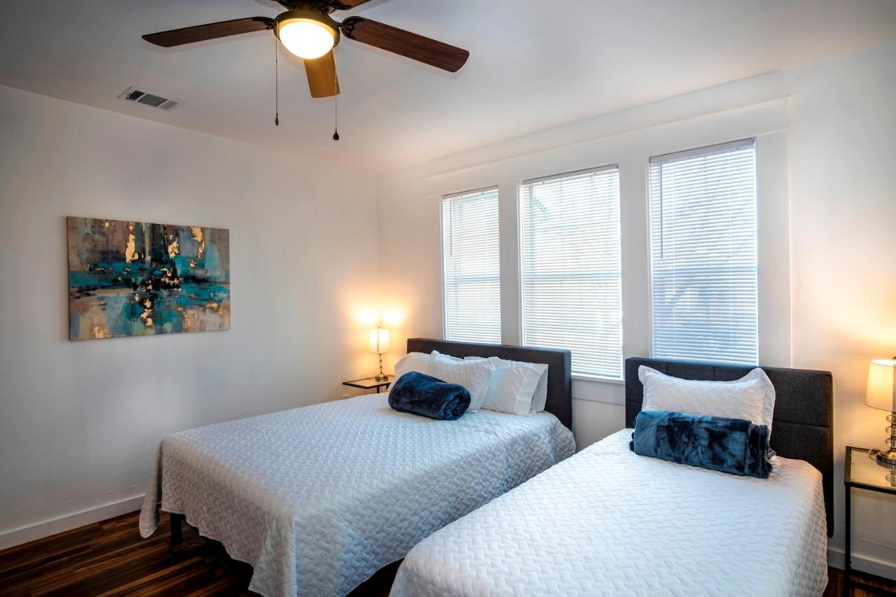 Downtown View Cozy 2Br1Ba Home Sleeps 8 San Antonio Extérieur photo