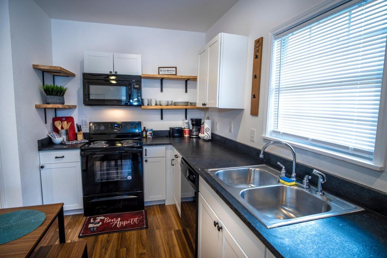 Downtown View Cozy 2Br1Ba Home Sleeps 8 San Antonio Extérieur photo